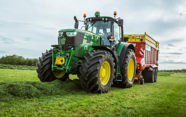 Американські фермери зламують трактори з допомогою українських хакерів