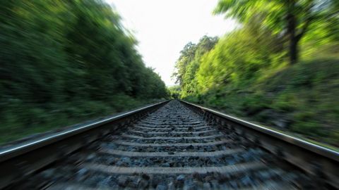 В Канаде сошел с рельсов перевозивший нефть поезд