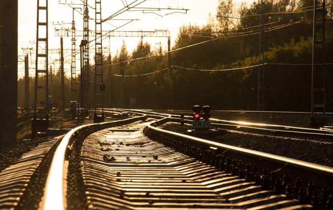"До войны ходили десятки поездов": в сети показали заброшенную железную дорогу в "ЛНР"