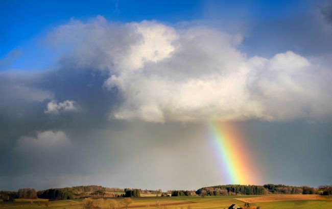 Уникальное явление: в сети показали фото редкостной радуги в Карпатах