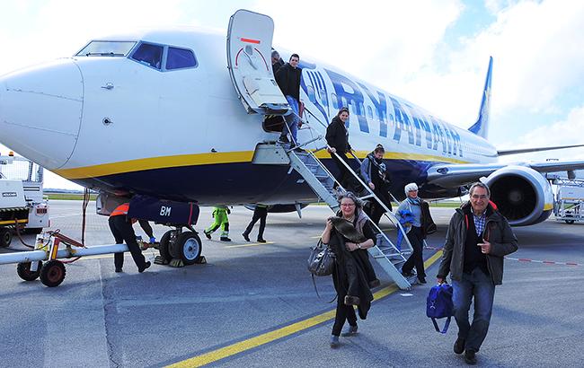 За 5 років Ryanair зможе перевезти 10% населення України, - Порошенко