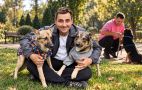 "Пісня про карася" тепер про котів і собак: Фіма Константиновський випустив кліп із незвичайними героями