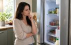 Холодильник працює, а продукти теплі: чому виникає проблема та що радять у LG та Samsung