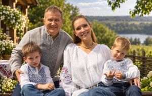 Катерина Осадча відповіла, чи буде виїжджати з Києва разом із дітьми