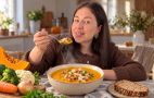 Тыквенный крем-суп с курицей: простой рецепт от диетолога Виктории Радостной