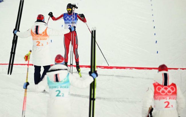 Олимпийские игры-2022: мужская сборная Норвегии победила в лыжном двоеборье