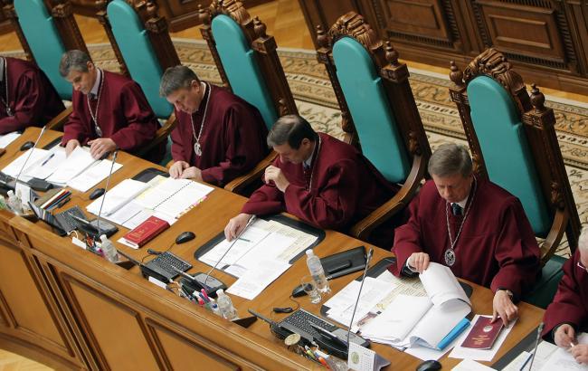 Судьи КСУ рассматривают ходатайство Соболева об отводе 7 членов суда в деле закона о люстрации