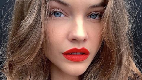 Внимание на губы: Барбара Палвин показала, как в два приема сделать образ роскошным