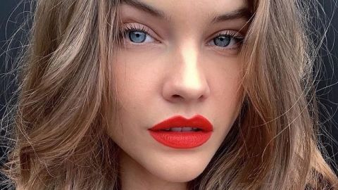 Без макияжа и в объятиях любимого: "ангел" Victoria&rsquo;s Secret Барбара Палвин поделилась откровенным фото с карантина