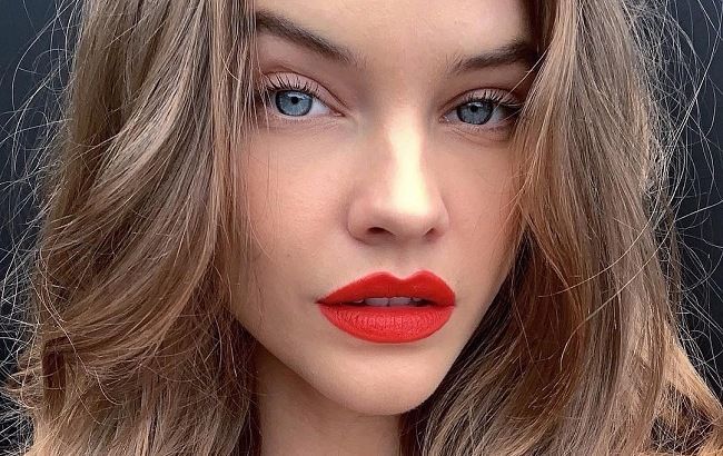 Без макияжа и в объятиях любимого: "ангел" Victoria&rsquo;s Secret Барбара Палвин поделилась откровенным фото с карантина