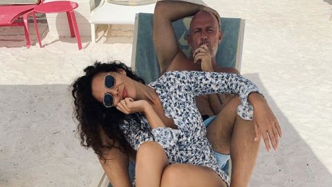 Ким нервно курит: Каменских восхитила аппетитными формами в бикини