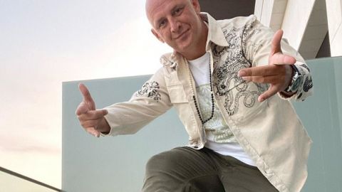 Молодой и озорной: Потап поразил сеть архивным фото из Рима