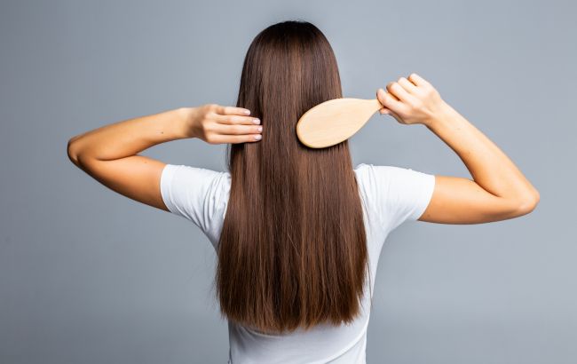 Как правильно почистить щетку для волос: легкий и эффективный способ