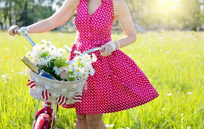 Дизайнер назвала топ-5 самых модных платьев лета 2020