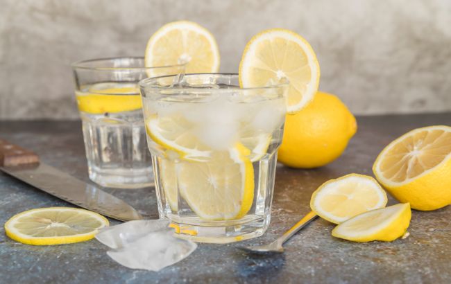 Как вода с лимоном может навредить организму: вся правда о "магическом" напитке
