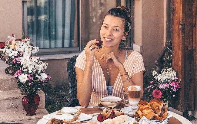 Мамочка-хозяюшка: Регина Тодоренко показала, как проводит время на отдыхе