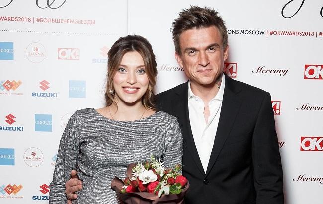 "Нашли друг друга": беременная Регина Тодоренко похвасталась премией в России