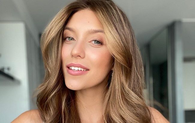 Без макіяжу і з кокосом: Регіна Тодоренко показала "стандартне дратуюче фото" з островів