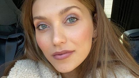 "Я влюбилась": Регина Тодоренко блеснула идеальной фигурой в роскошном мини-платье