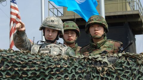 Южная Корея и США отложили начало военных учений из-за COVID-19