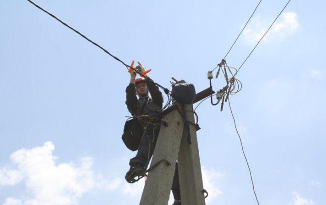 Из-за непогоды  обесточенными остаются 55 населенных пунктов в Харьковской области