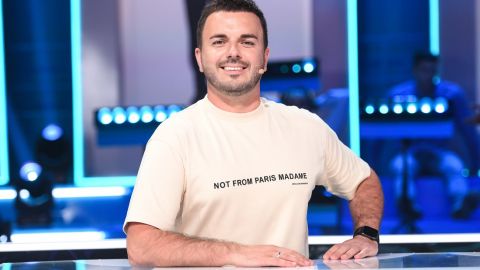 На глазах появились слезы: ведущий "Холостячки" растрогал личным признанием