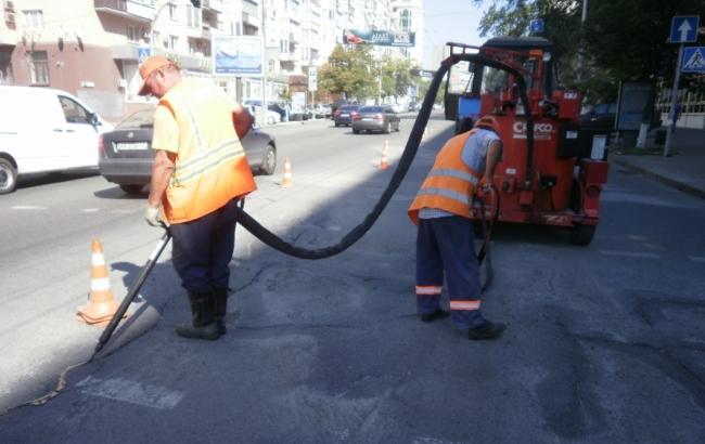 Киевские коммунальщики откажутся от ямочного ремонта дорог
