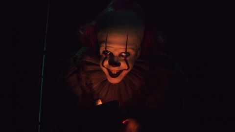 Пеннивайз возвращается: в прокат выходит хоррор "Оно 2" по роману Стивена Кинга