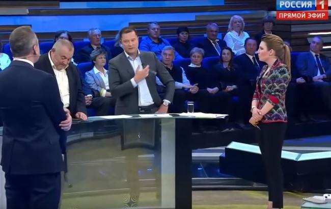 Несподівано: на росТБ пофарбували студію в кольори українського прапора (відео)