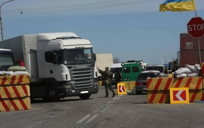 Блокада Крыма: ПС перекрыл грунтовые дороги на Крым