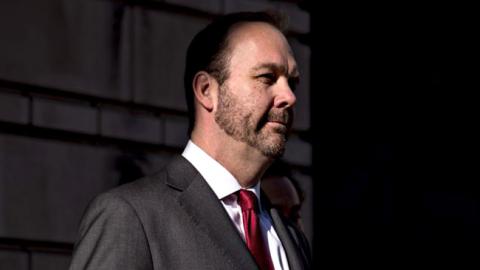 В США специальный совет готов снять обвинения с экс-помощника Манафорта