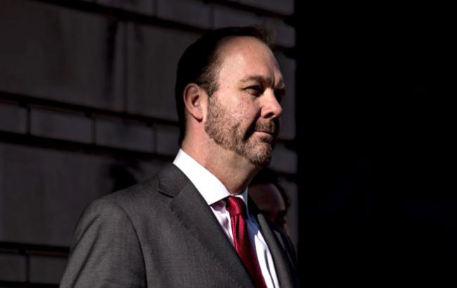 В США специальный совет готов снять обвинения с экс-помощника Манафорта