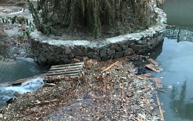 Сміттєзвалище: у Криму окупанти знищують річки (фото)