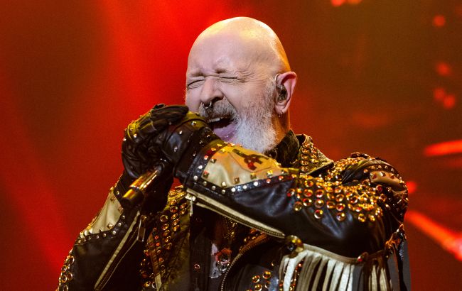 "Бог металу" на стилі. Один з найкращих музикантів світу одягнув українську вишиванку (фото)