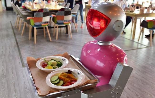 Китайские рестораны отказались от услуг роботов-официантов