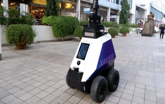 Роботи-патрульні почали стежити за порядком у Сінгапурі