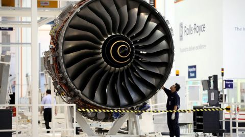 Из-за войны в Украине: Rolls-Royce прекращает закупки российского титана для авиадвигателей