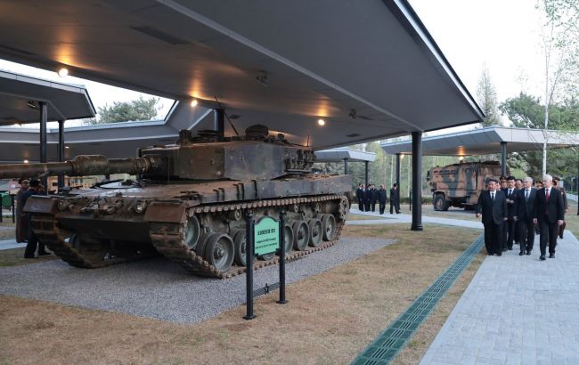 Кім Чен Ин відкрив у КНДР музей із "трофейною" технікою ЗСУ (фото)