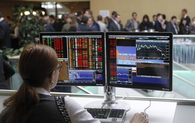 Торги на російському ринку акцій відкрилися зниженням основних індексів