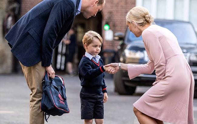 Британський принц Джордж уперше пішов до школи: опубліковано фото