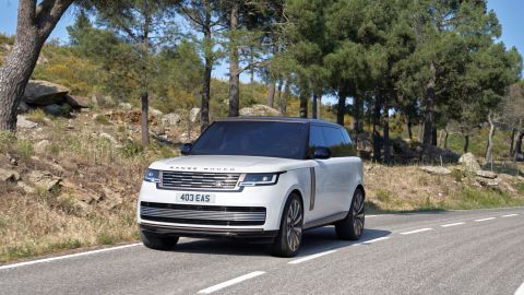 Представлено новий Range Rover: електричні двері, топовий мотор BMW та ціна від 4 млн гривень