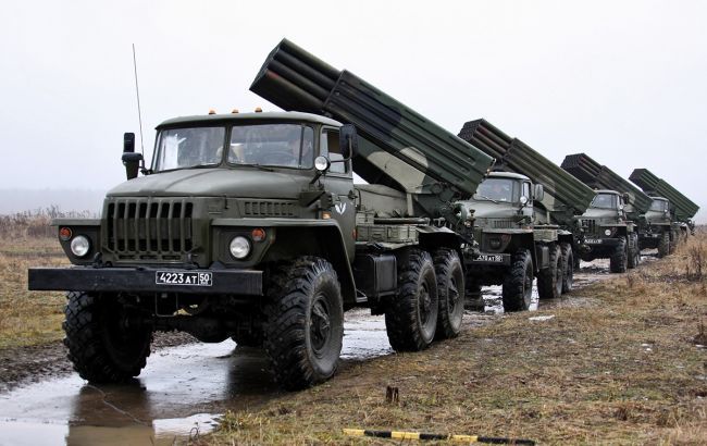 Бойовики на Донбасі розмістили "Гради" і танки з порушенням угод, - СЦКК