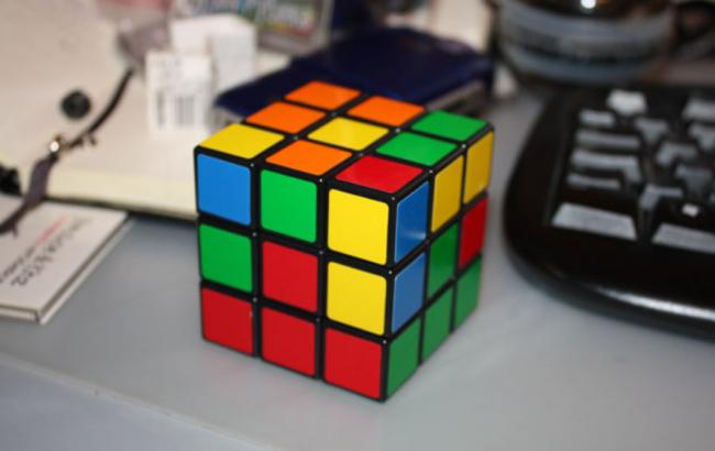 В США побили мировой рекорд по собиранию кубика Рубика