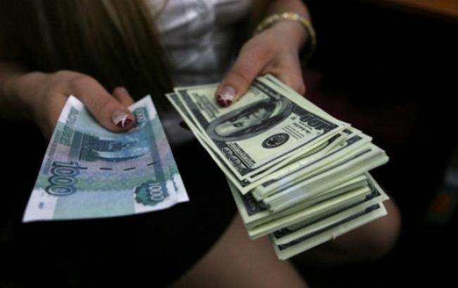 Курс долара на Московській біржі перевищив 69 рублів вперше з вересня