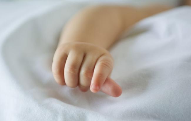 В Бердичеві на лавці знайшли покинуте немовля