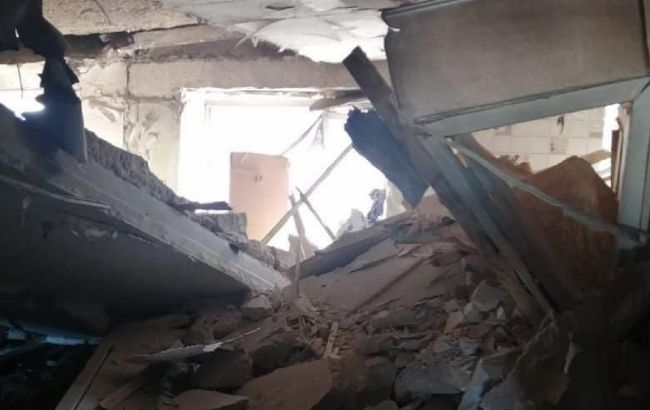В Рубежном вражеский снаряд попал в многоэтажку, погибло двое детей и взрослый