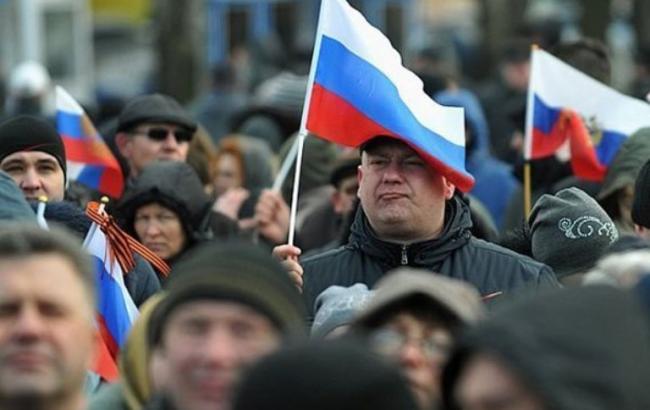 Россияне считают, что проституток, гомосексуалистов и сектантов нужно изолировать от общества