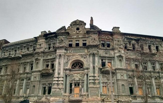 В Одессе "реконструкция" исторического здания от Тарпана завершилась травмой человека