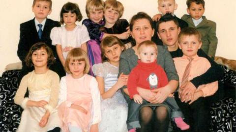 Секрет щастя: у Рівненській області подружжя виховує 16 дітей