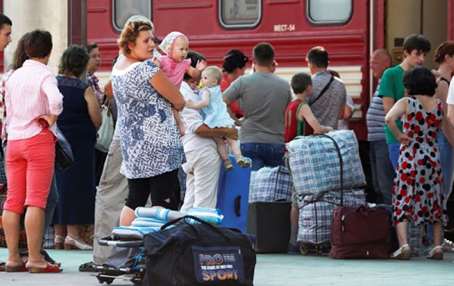 В Мінсоцполітики назвали кількість переселенців з Криму та Донбасу